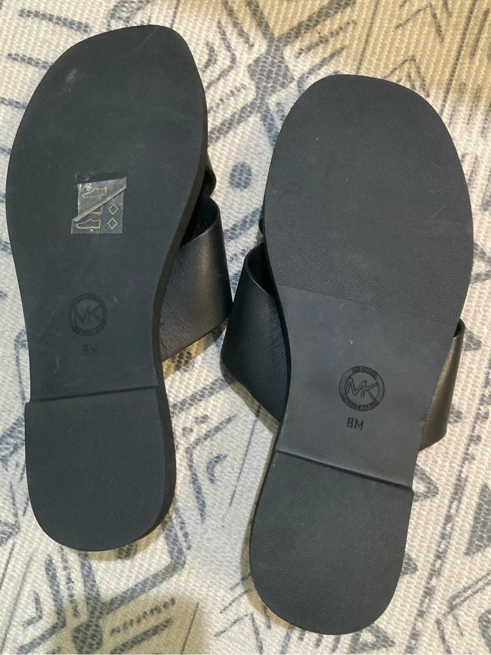 Michael KORS Black Leather Glenda Slide Sandals Gold details size 8